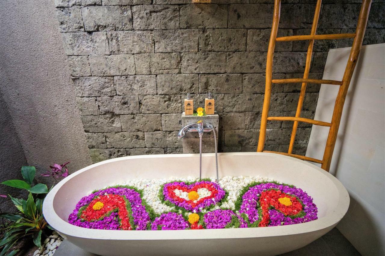 Three Gold Luxury Private Villas Ubud Exteriör bild